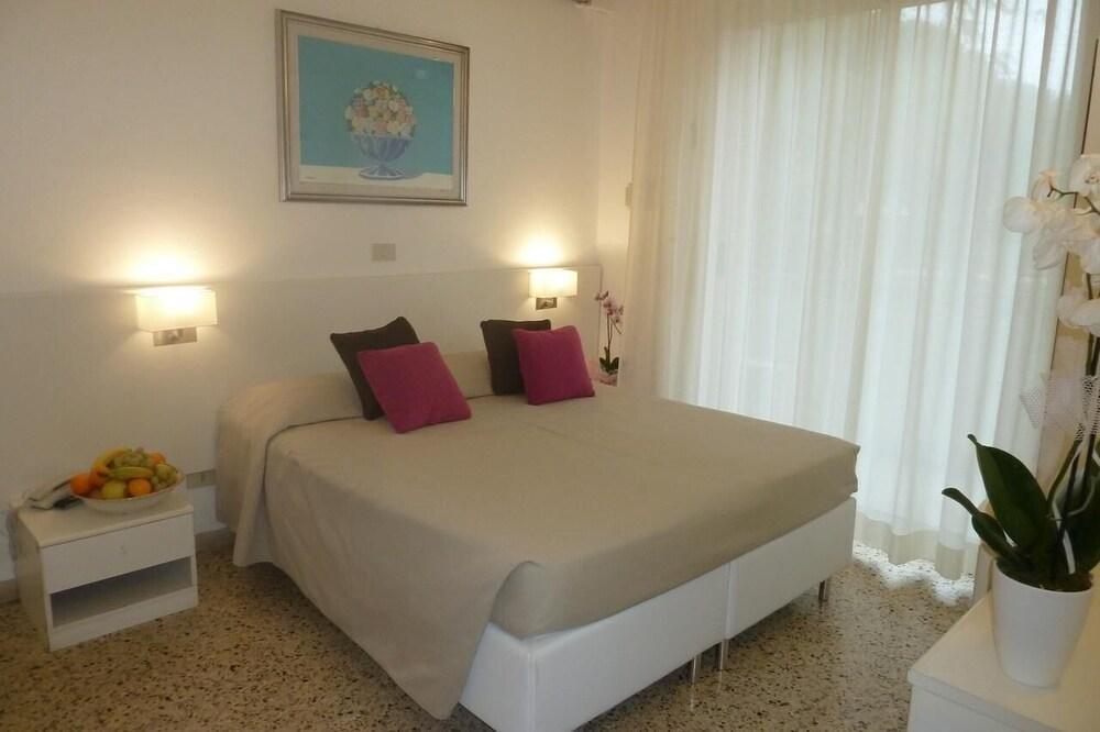 Hotel Astra Milano Marittima Dış mekan fotoğraf