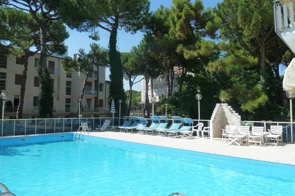 Hotel Astra Milano Marittima Dış mekan fotoğraf