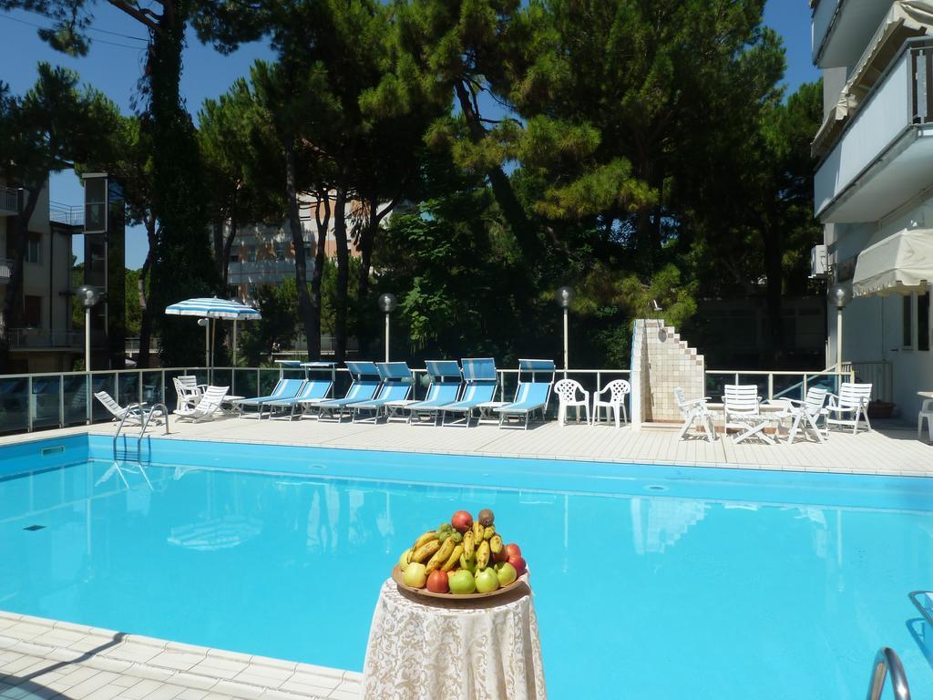 Hotel Astra Milano Marittima Dış mekan fotoğraf