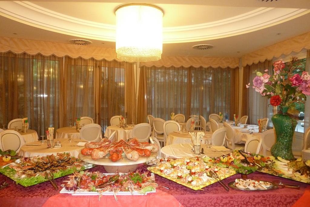 Hotel Astra Milano Marittima Dış mekan fotoğraf