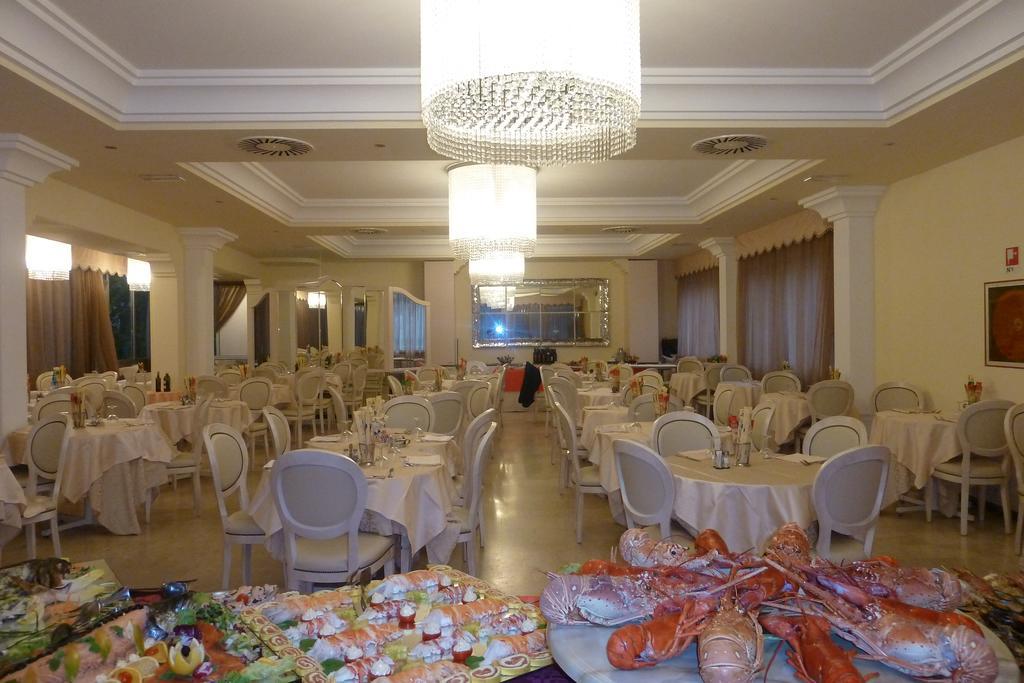 Hotel Astra Milano Marittima Dış mekan fotoğraf